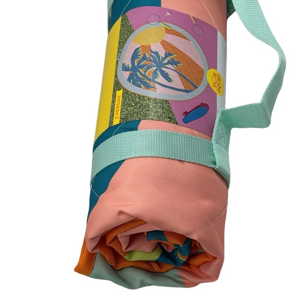 Retro Palm Trees Picnic Blanket - 60" Water-Repellent Sun Scene for 1-2! - Picture 5 of 5